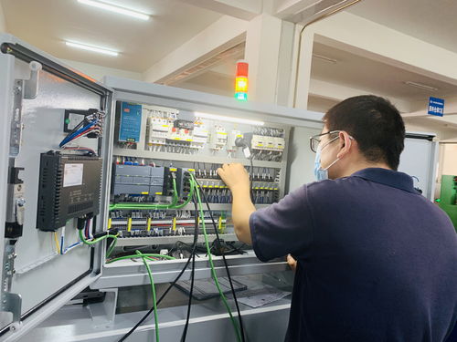 華順紀(jì)實(shí) 以真誠服務(wù)客戶，以行動(dòng)詮釋信息系統(tǒng)集成價(jià)值